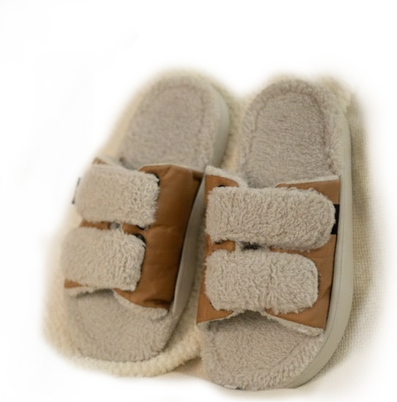 Домашняя меховая обувь